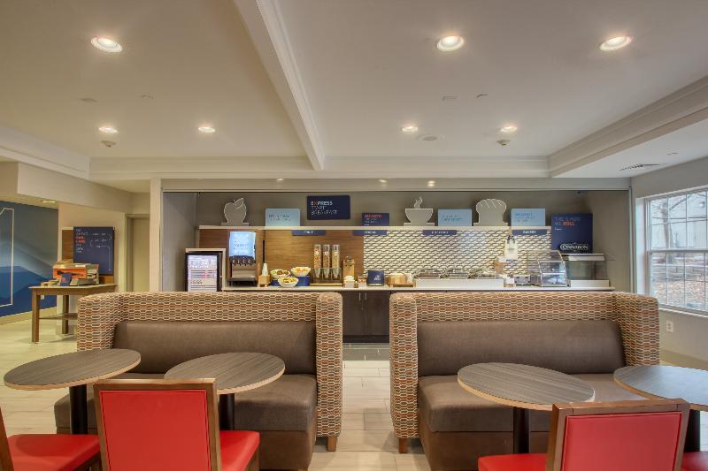 Holiday Inn Express Hotel & Suites Oshkosh - State Route 41 By Ihg Ngoại thất bức ảnh