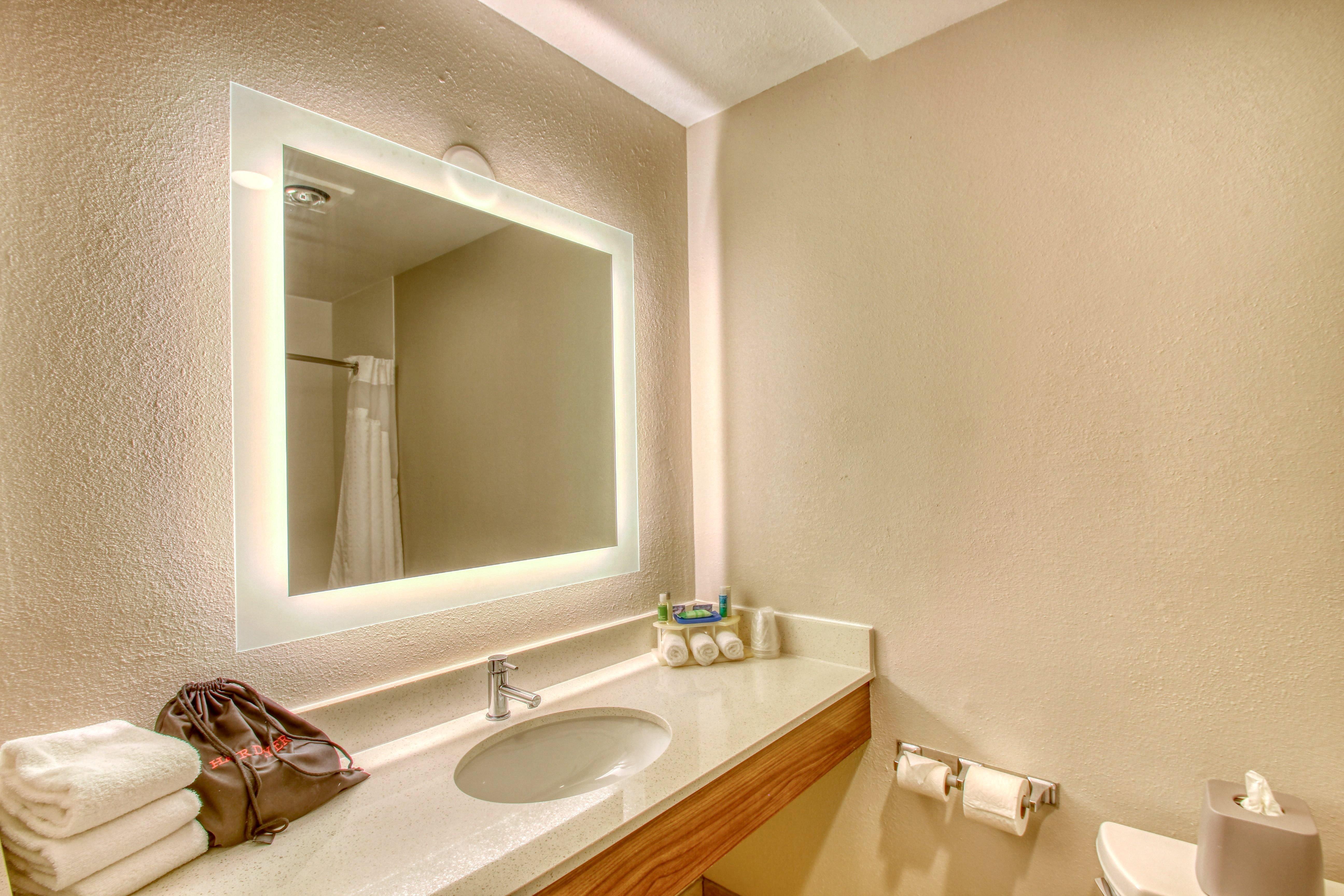 Holiday Inn Express Hotel & Suites Oshkosh - State Route 41 By Ihg Ngoại thất bức ảnh