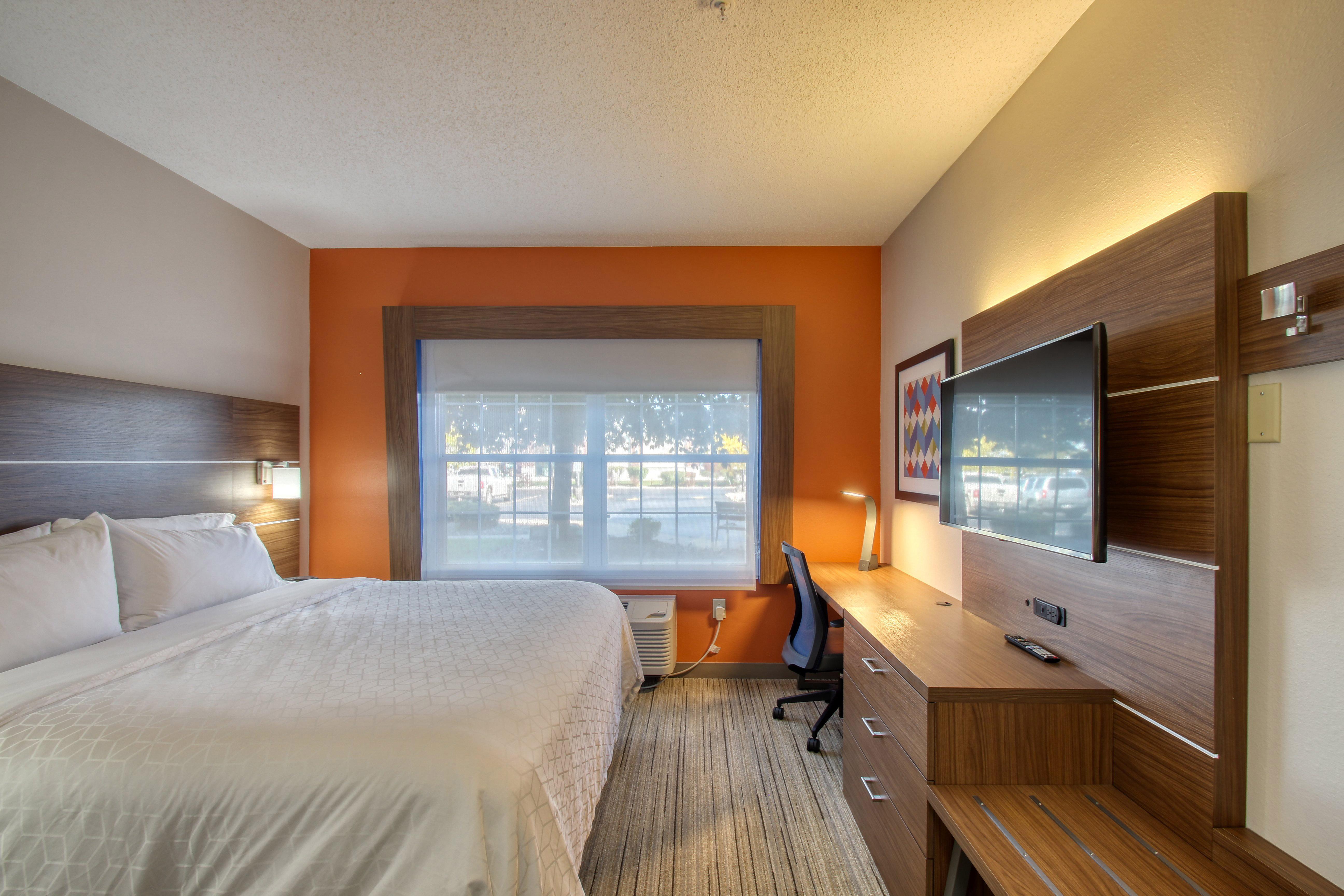 Holiday Inn Express Hotel & Suites Oshkosh - State Route 41 By Ihg Ngoại thất bức ảnh