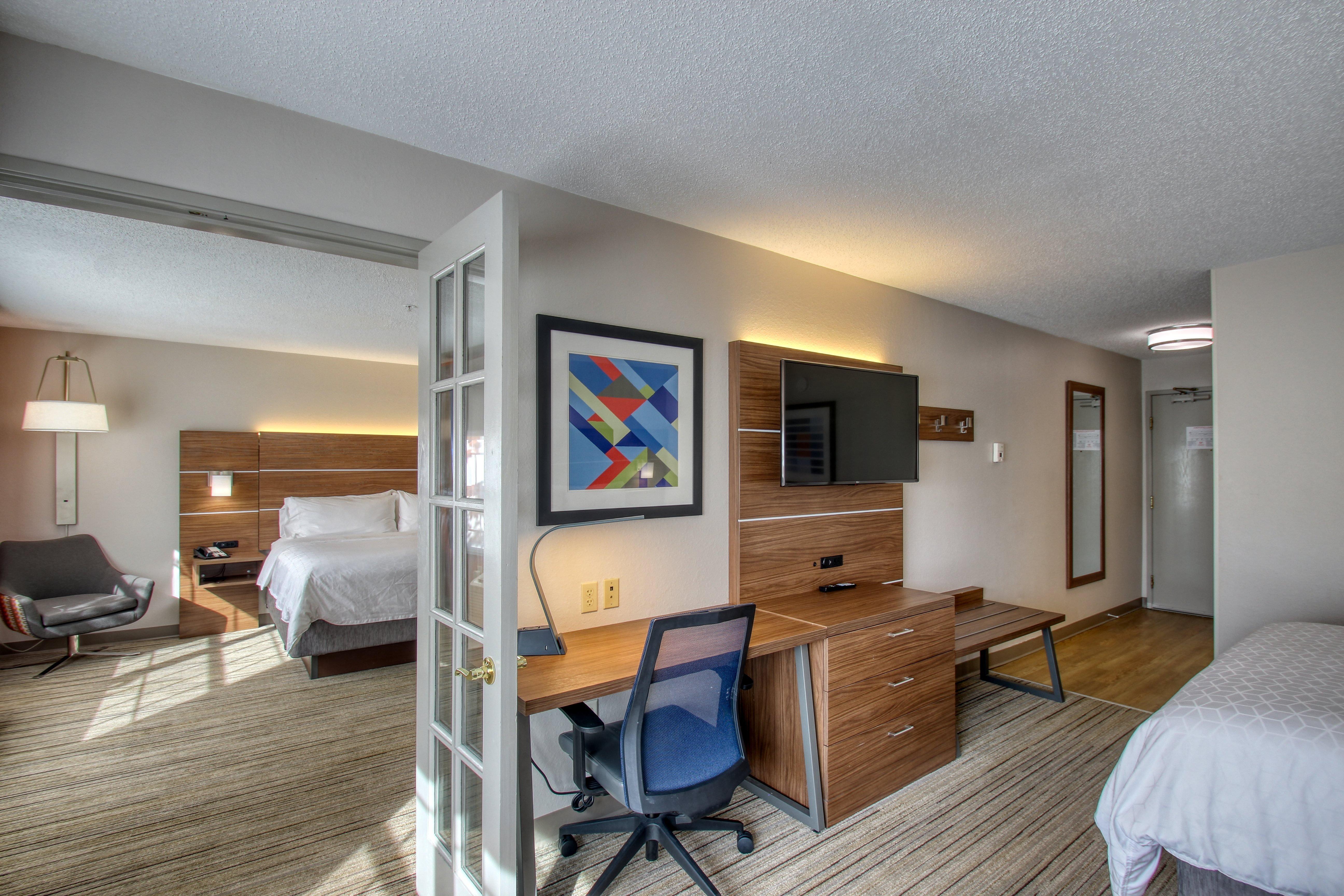 Holiday Inn Express Hotel & Suites Oshkosh - State Route 41 By Ihg Ngoại thất bức ảnh