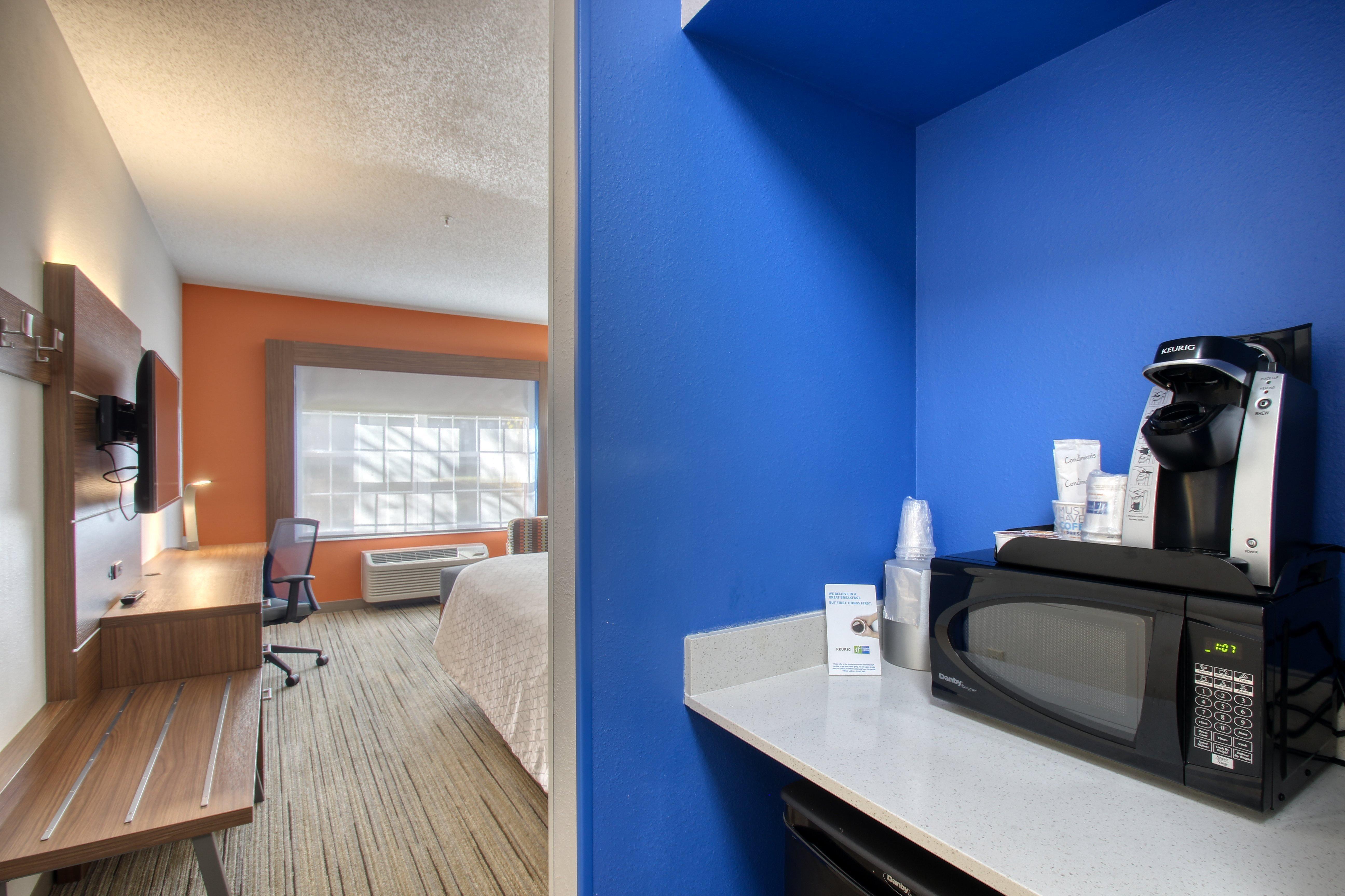 Holiday Inn Express Hotel & Suites Oshkosh - State Route 41 By Ihg Ngoại thất bức ảnh