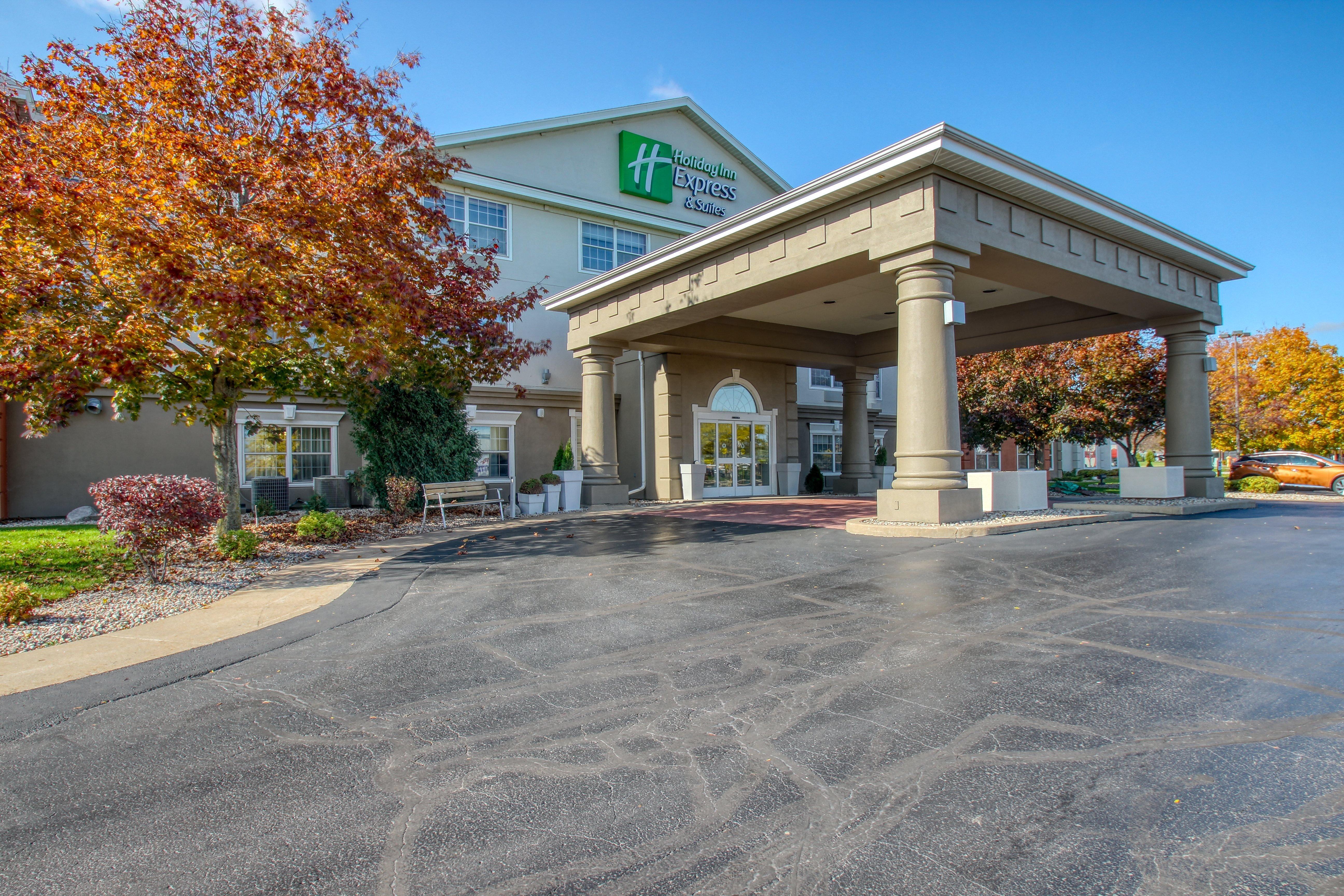 Holiday Inn Express Hotel & Suites Oshkosh - State Route 41 By Ihg Ngoại thất bức ảnh