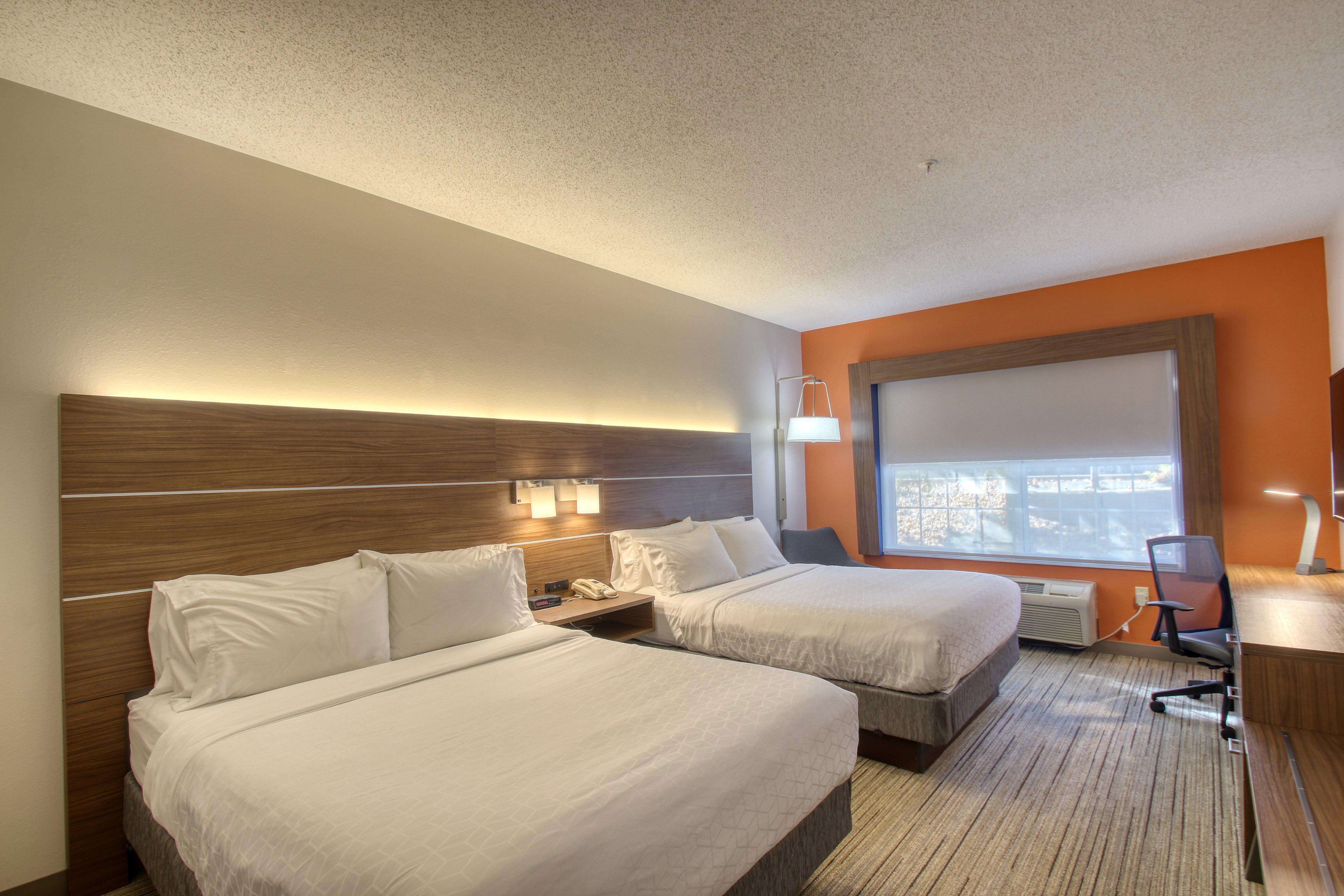 Holiday Inn Express Hotel & Suites Oshkosh - State Route 41 By Ihg Ngoại thất bức ảnh