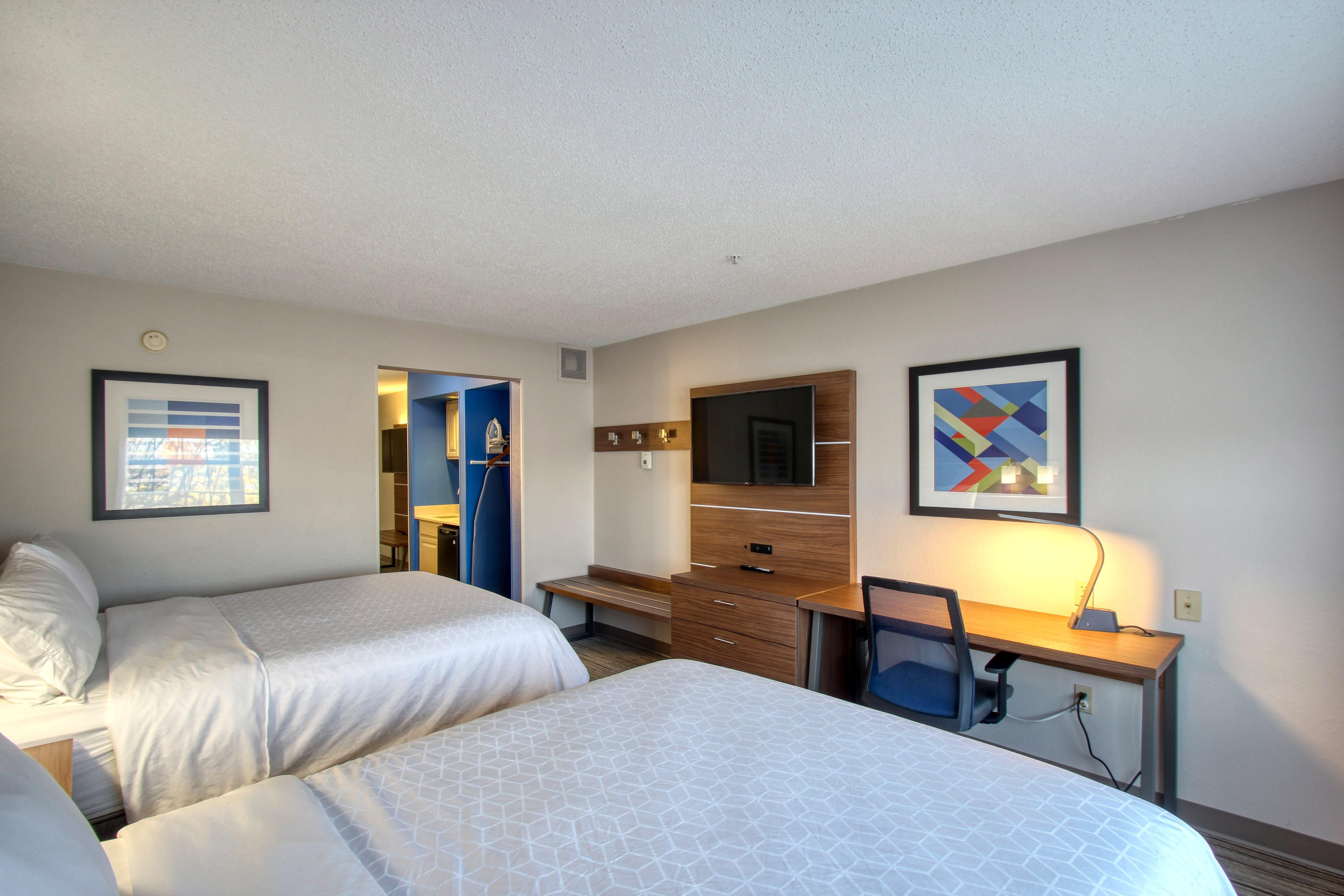 Holiday Inn Express Hotel & Suites Oshkosh - State Route 41 By Ihg Ngoại thất bức ảnh