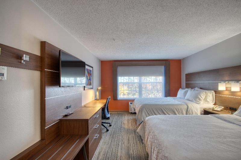 Holiday Inn Express Hotel & Suites Oshkosh - State Route 41 By Ihg Ngoại thất bức ảnh